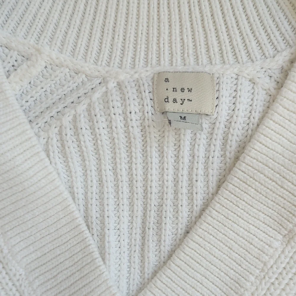 ⭐ Fisherman Knit Cream V-Neck Sweater Excellent Condition - Picture 3 of 4